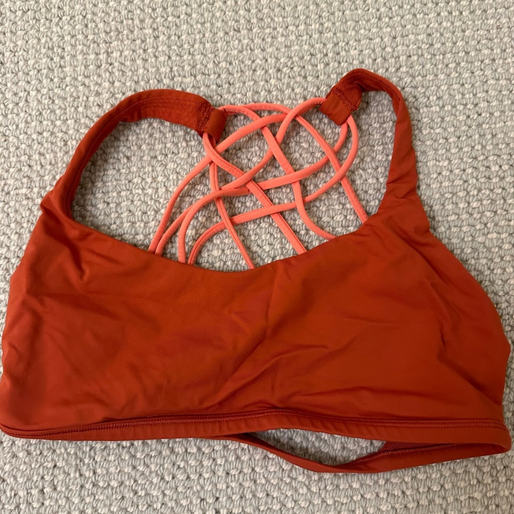 Lululemon free to be bra